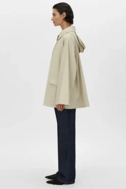 Memento Raincoat Alabaster